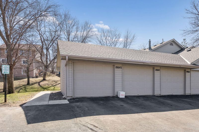 18645 Clear View Ct, Minnetonka, MN 55345