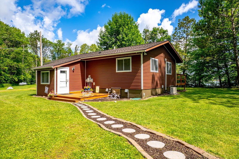 36977 N Shoreland Rd, Sturgeon Lake, MN 55783