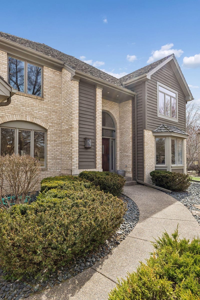 2107 Windsong Cir, Minnetonka, MN 55391