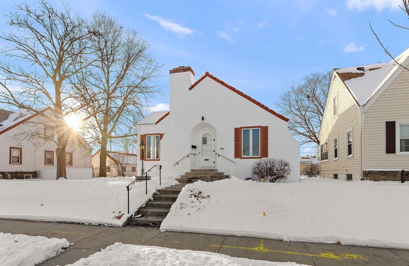 548 5th Ave S, South Saint Paul, MN 55075