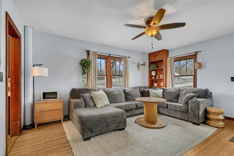 226 4th St E, Rockville, MN 56369