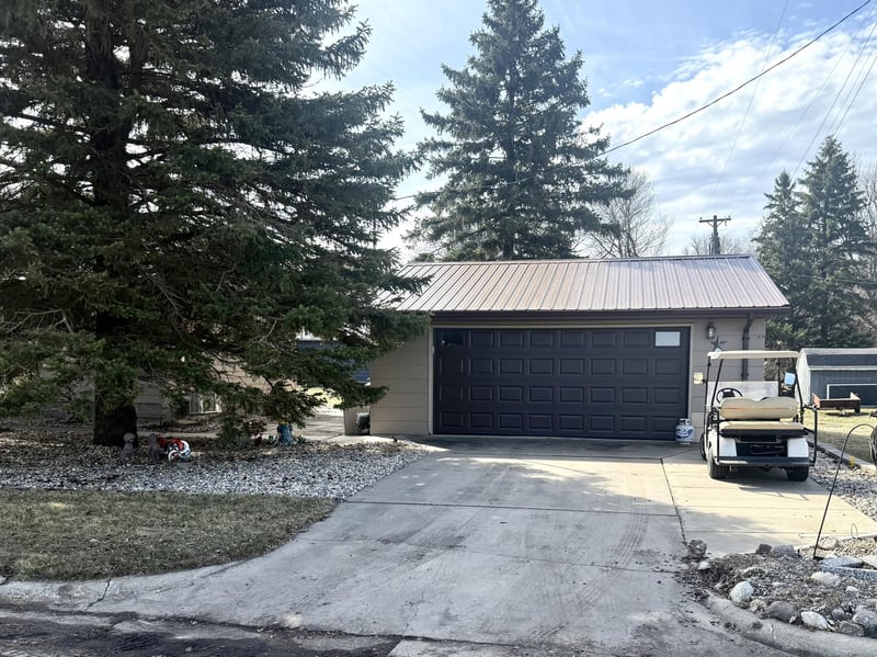 127 4th St NW, Clara City, MN 56222