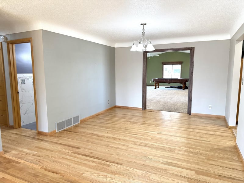 127 4th St NW, Clara City, MN 56222