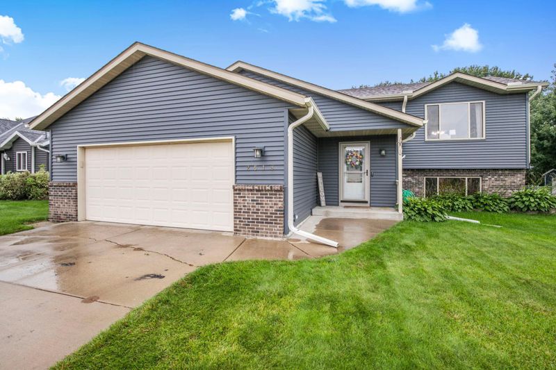 2518 Ocarina Dr, Sauk Rapids, MN 56379