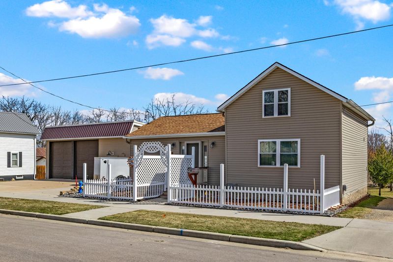 1716 Kilbourn Ave, Tomah, WI 54660