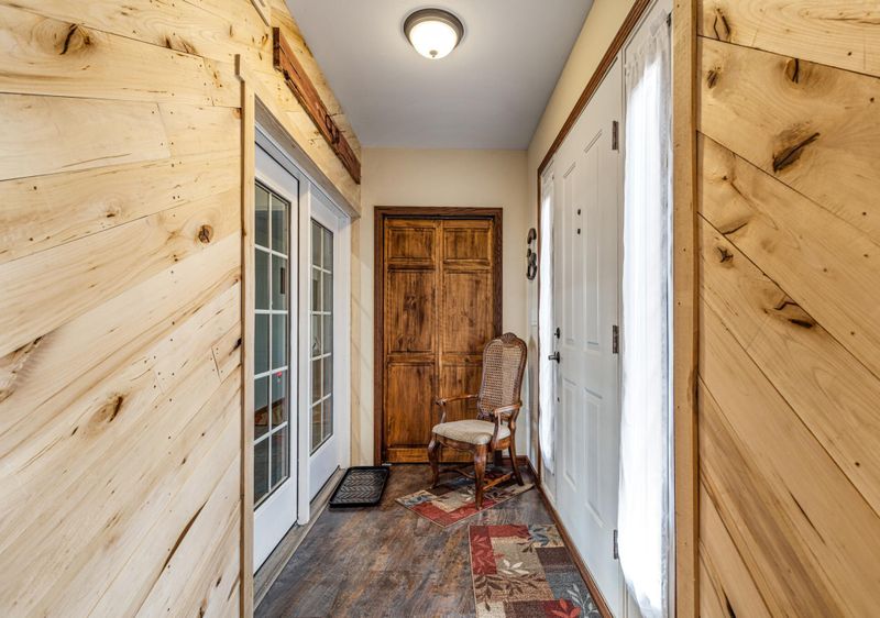 1716 Kilbourn Ave, Tomah, WI 54660
