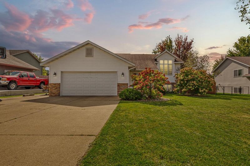 885 Lee St NE, Owatonna, MN 55060