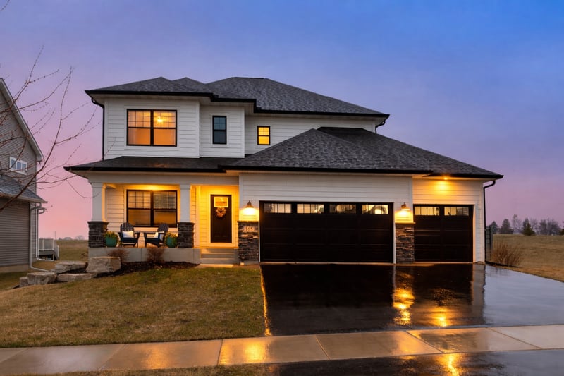 165 Maple Ter, Waconia, MN 55387