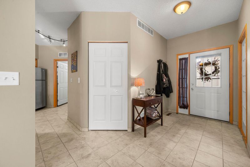 2122 Water Lilly Ln #1206, Eagan, MN 55122
