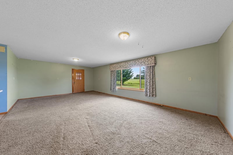 13454 750th St, Blooming Prairie, MN 55917