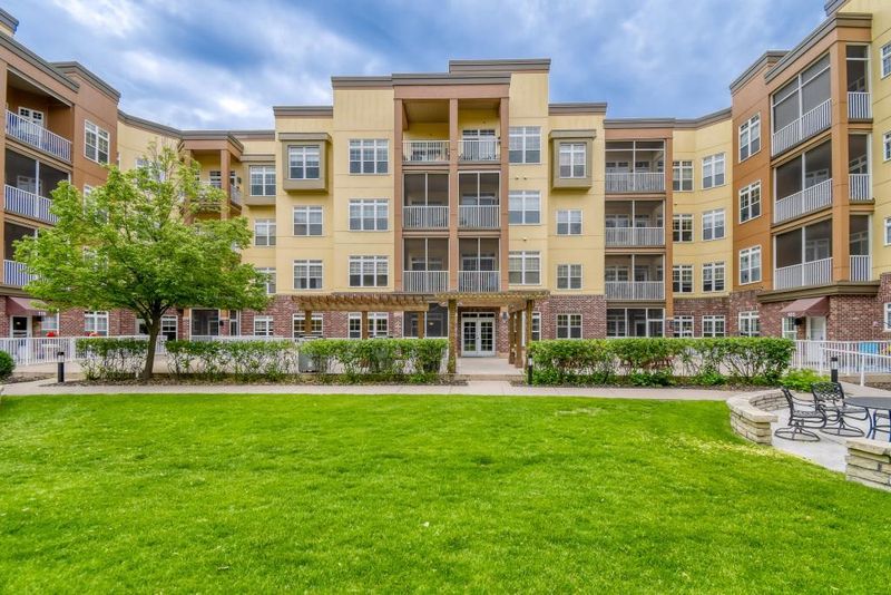 2550 38th Ave NE #108, Saint Anthony, MN 55421