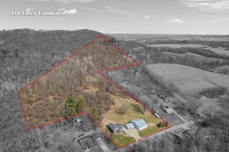 W4824 Puent Rd, La Crosse, WI 54601