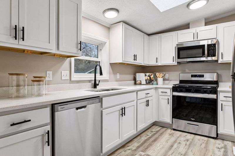 4056 Eaken Ave SE, Delano, MN 55328
