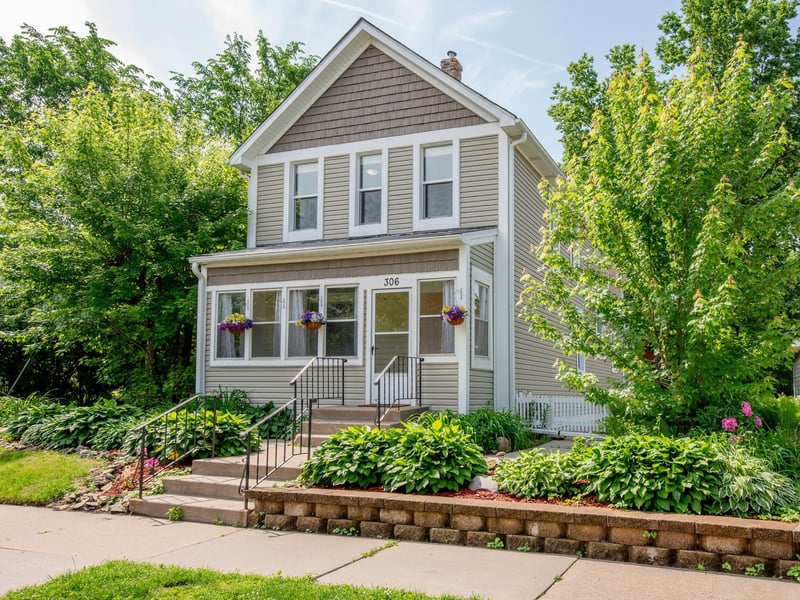 306 Harrison Ave, Saint Paul, MN 55102
