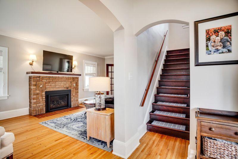 4945 Bryant Ave S, Minneapolis, MN 55419