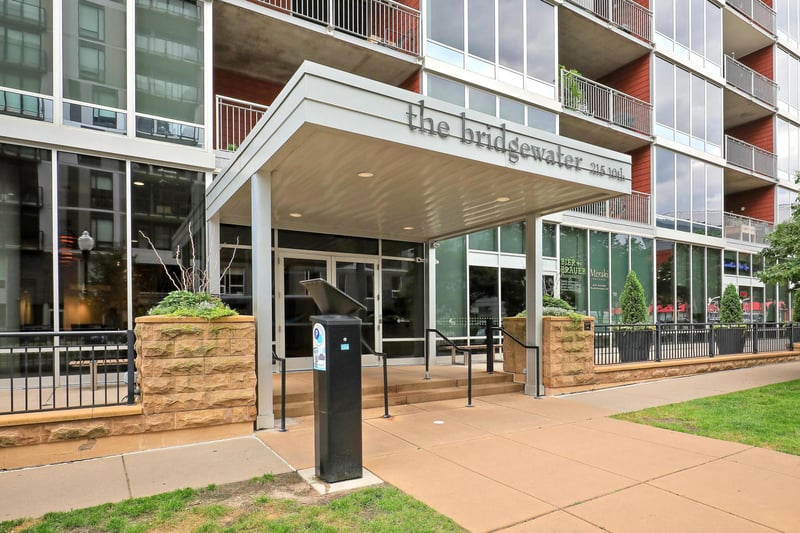 215 10th Ave S #727, Minneapolis, MN 55415