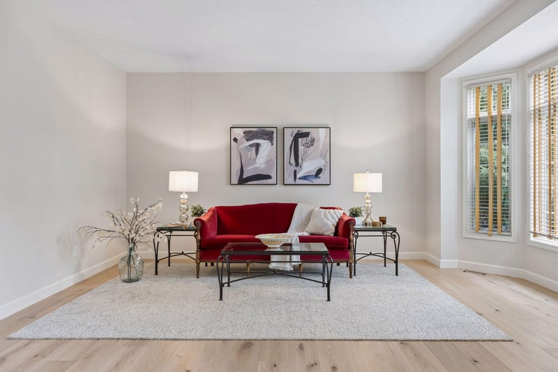 6815 Ruby Ln, Chanhassen, MN 55317