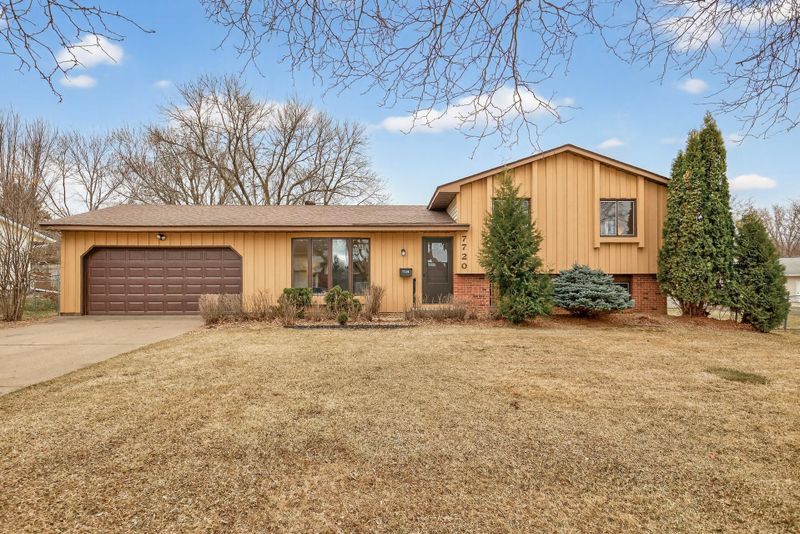 7720 Irish Ave S, Cottage Grove, MN 55016