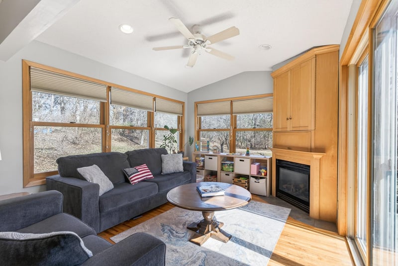 9091 W Staring Ln, Eden Prairie, MN 55347