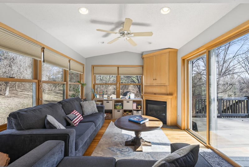 9091 W Staring Ln, Eden Prairie, MN 55347