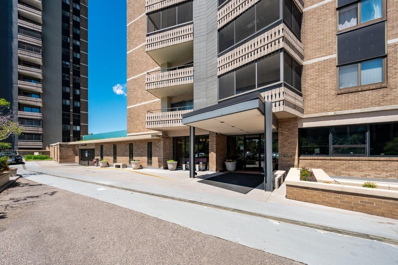 400 Groveland Ave #809, Minneapolis, MN 55403