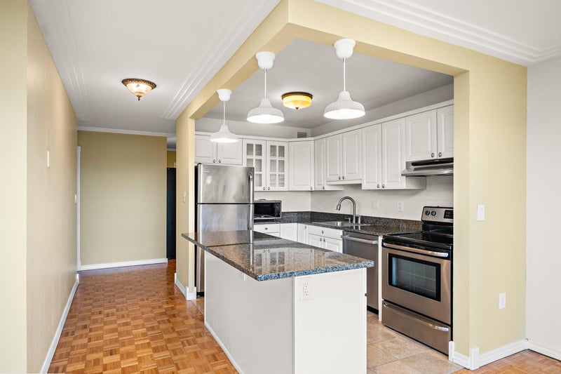 400 Groveland Ave #809, Minneapolis, MN 55403