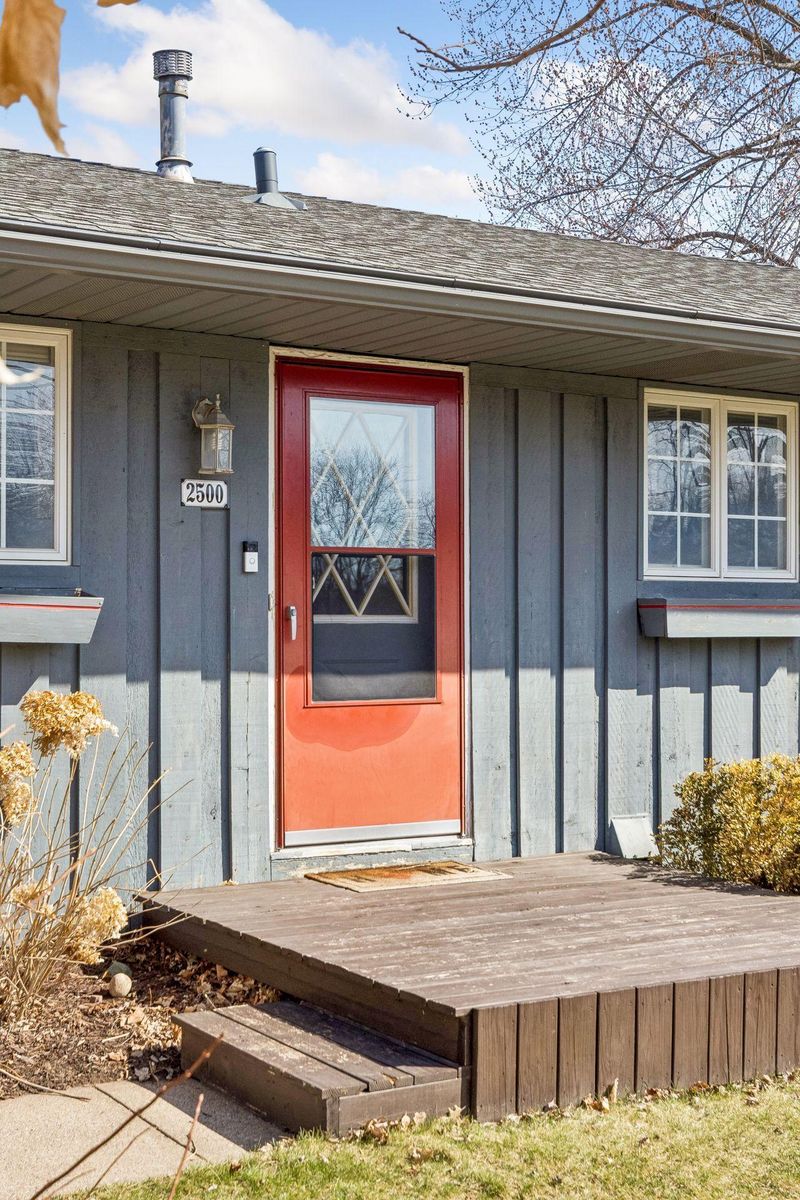 2500 Interlachen Dr, Stillwater, MN 55082