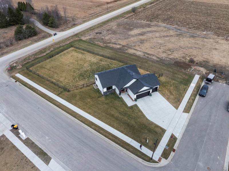 1608 Sugar Ave, Pine Island, MN 55963