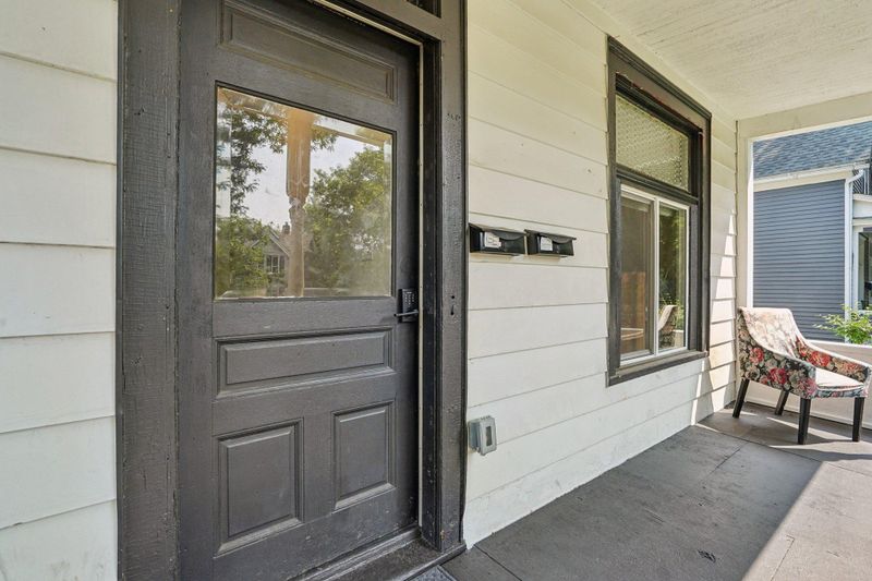 587 Cook Ave E, Saint Paul, MN 55130