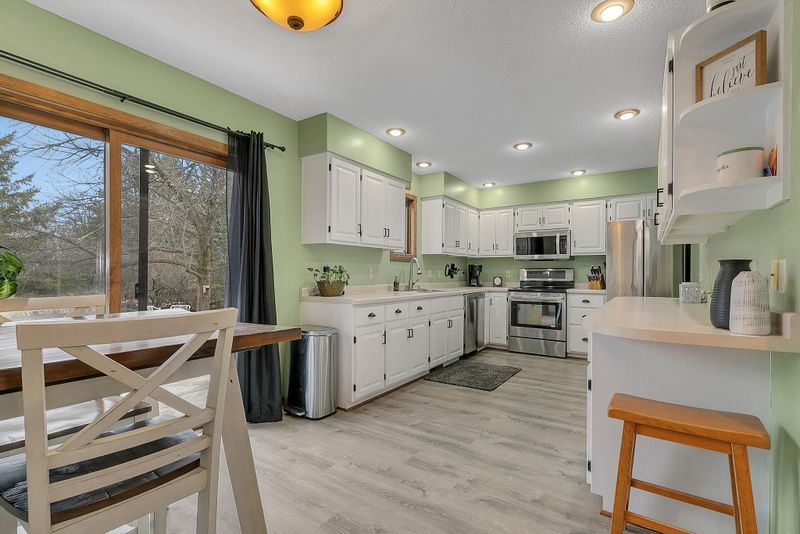 680 E Isle St, Isle, MN 56342