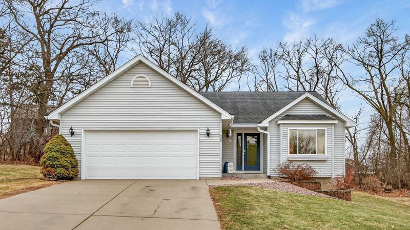 305 Arbor Hills Cir, Eau Claire, WI 54703