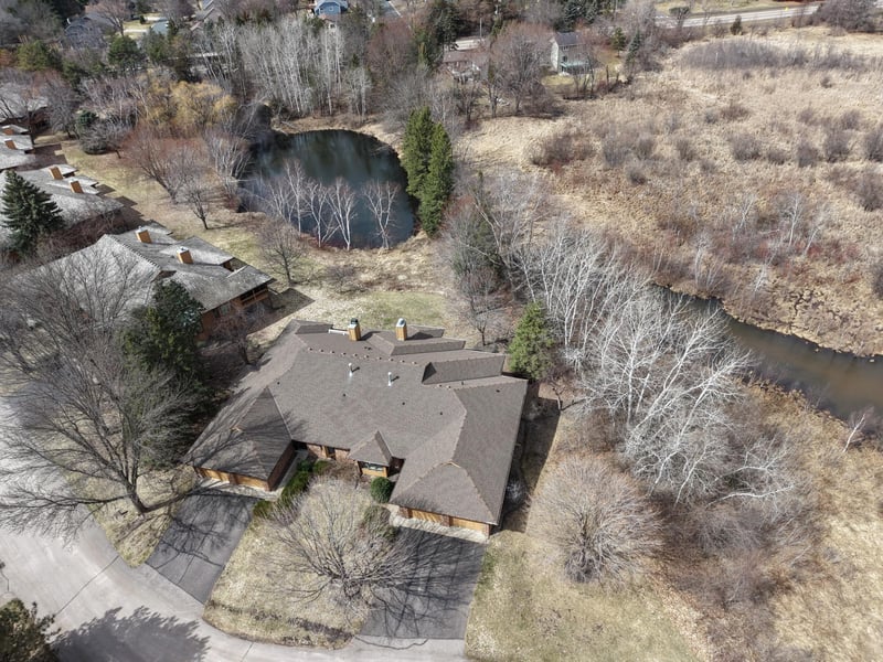 19 Anemone Cir, North Oaks, MN 55127