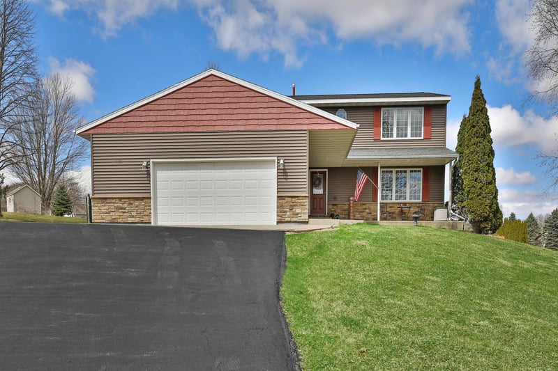6221 Townsview Ln SE, Rochester, MN 55904