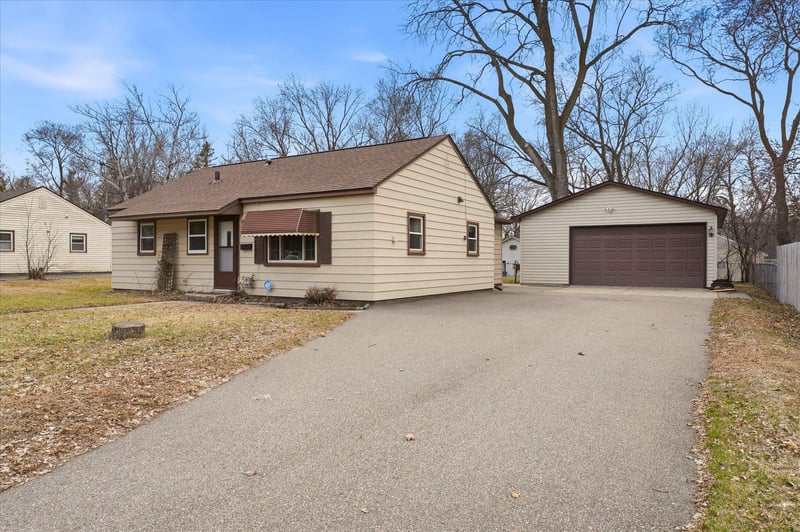 3417 Regent Ave N, Crystal, MN 55422