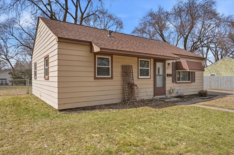 3417 Regent Ave N, Crystal, MN 55422