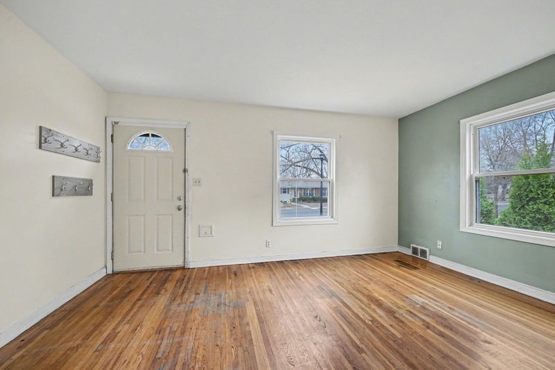 5528 Penn Ave S, Minneapolis, MN 55419