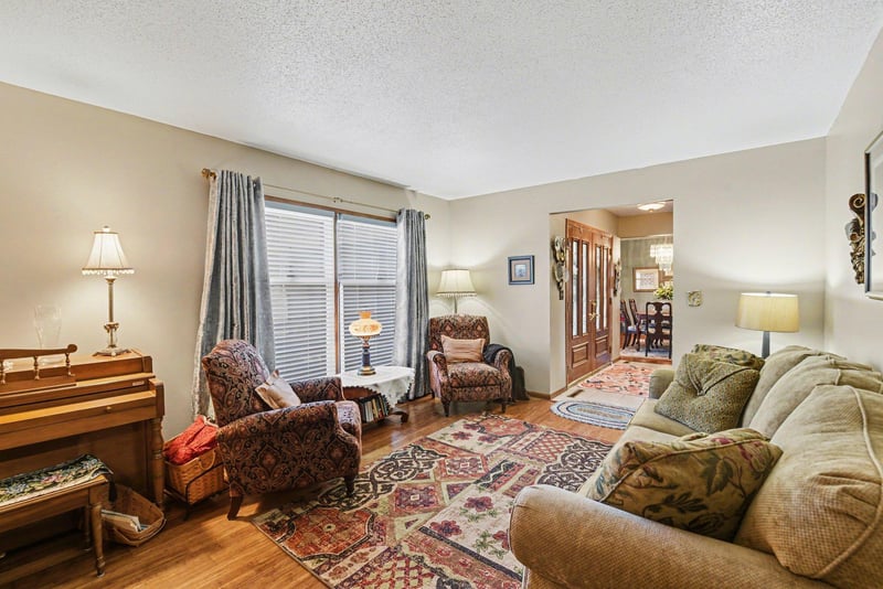 902 6th Ave SE, Pipestone, MN 56164