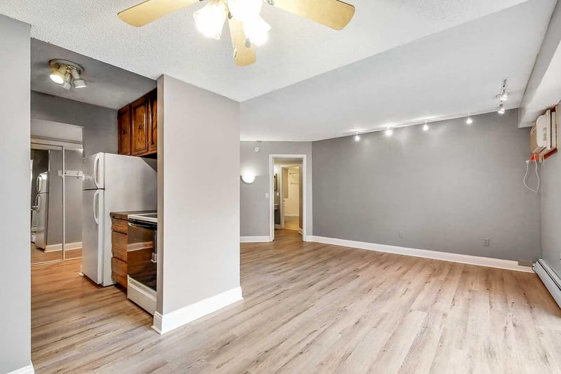 831 Old Settlers Trl #3, Hopkins, MN 55343