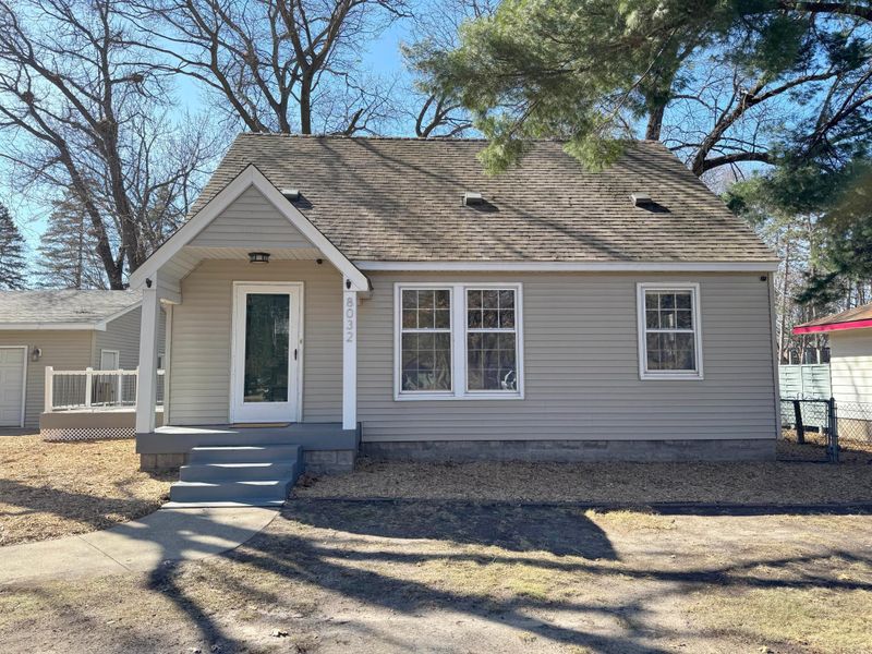 8032 Sunnyside Rd, Mounds View, MN 55112
