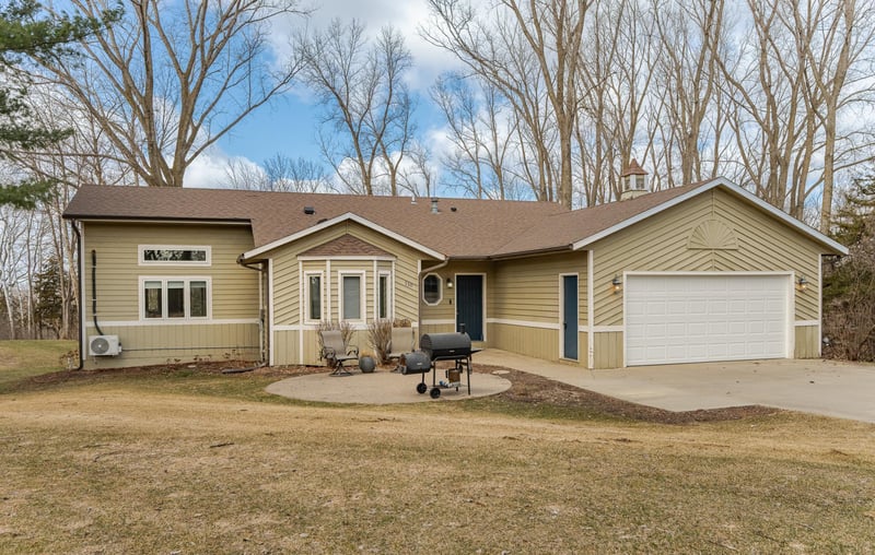 110 6th Ln NE, Oronoco, MN 55960