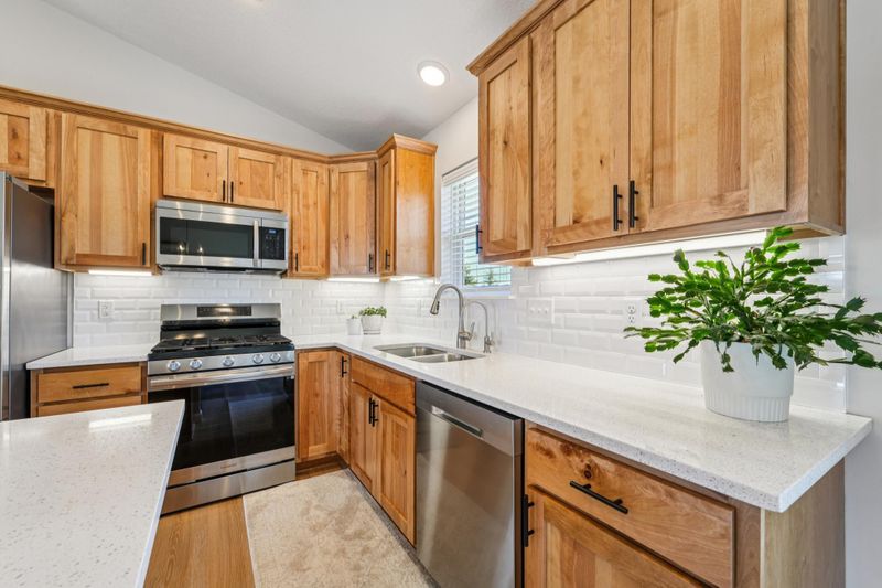 206 9th Ave Ct NW, Lonsdale, MN 55046