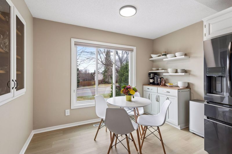 960 Saddlebrook Curve, Chanhassen, MN 55317