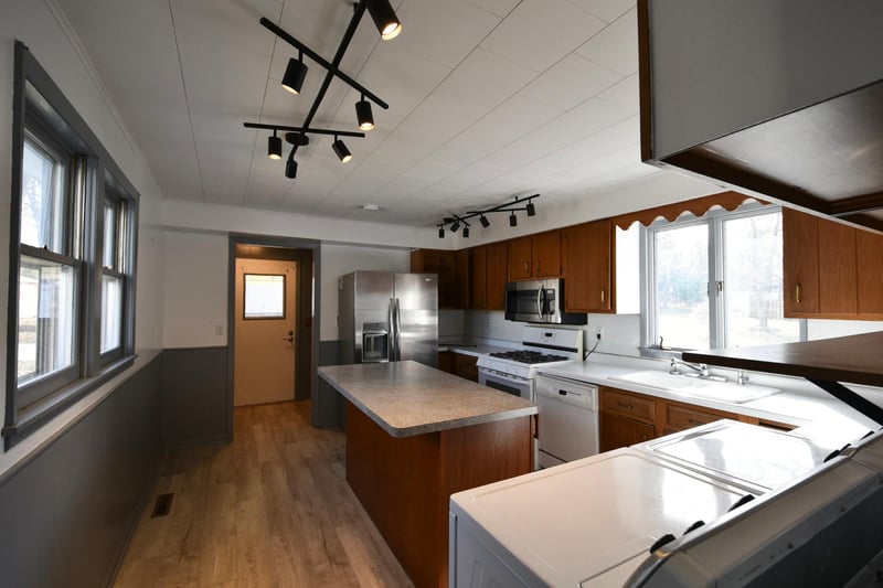 267 E 4th St, Zumbrota, MN 55992