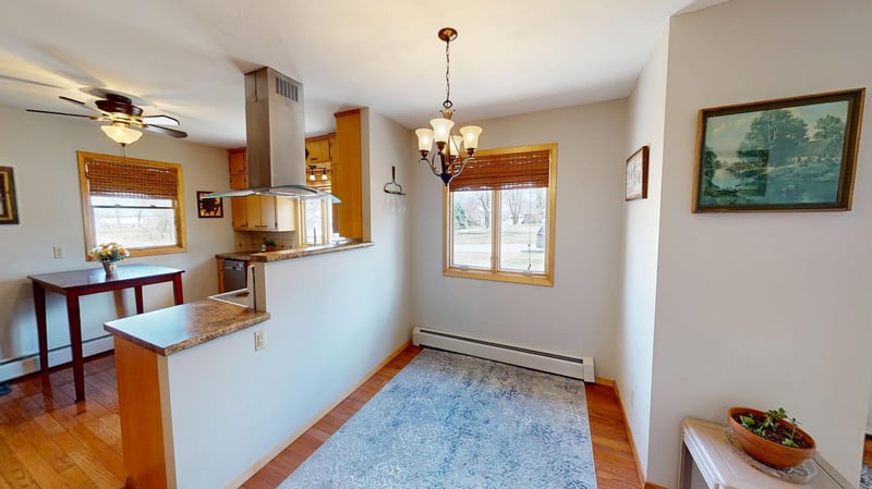 206 West St, Walters, MN 56097