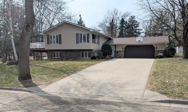 209 S 10th St, Montevideo, MN 56265