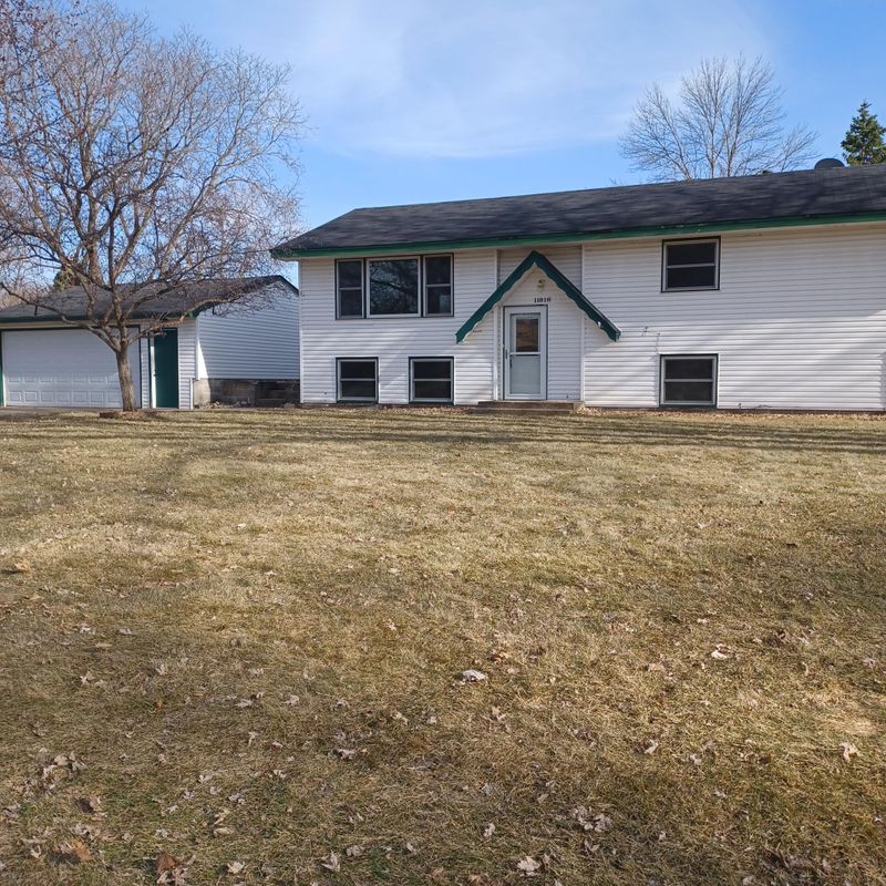 11816 Jersey Ave N, Champlin, MN 55316