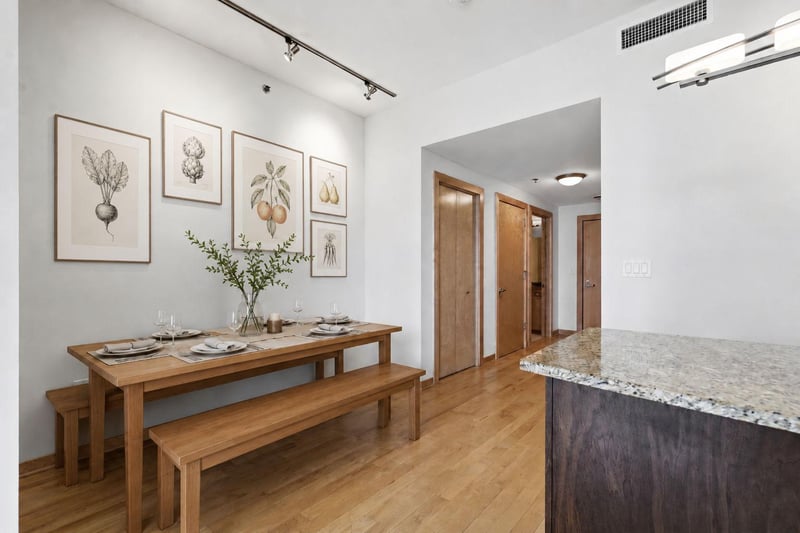 1120 S 2nd St #604, Minneapolis, MN 55415