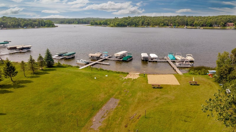 9103 3rd Ave, Pequot Lakes, MN 56472