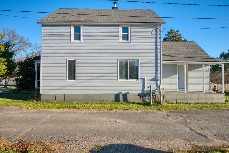 101 E Minnesota Ave, Gilbert, MN 55741
