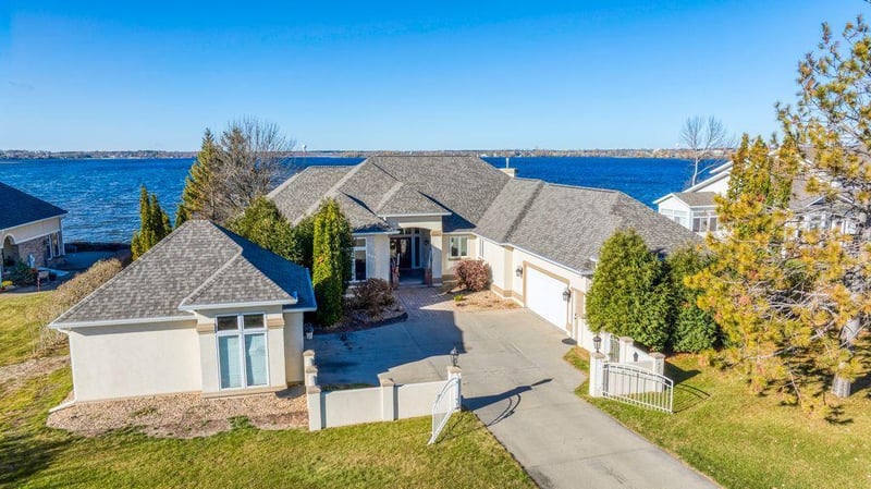 425 Irving Beach Dr SW, Bemidji, MN 56601